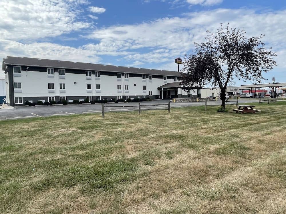 DAYS INN COUNCIL BLUFFS-LAKE MANAWA DAYS INN COUNCIL BLUFFS-LAKE MANAWA
