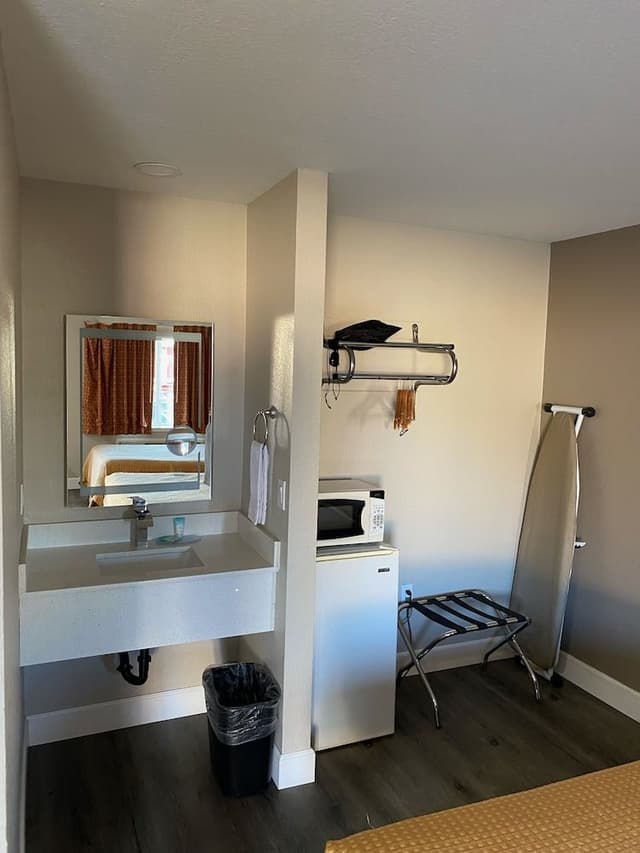 Standard Room, 2 Queen Beds, Non Smoking