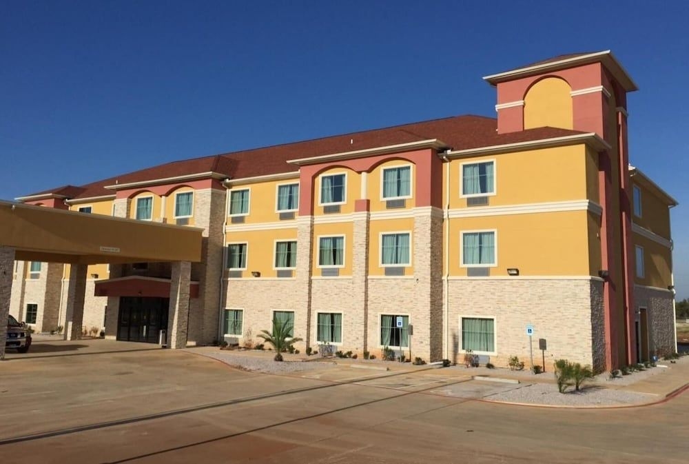 Residency Suites Cotulla1