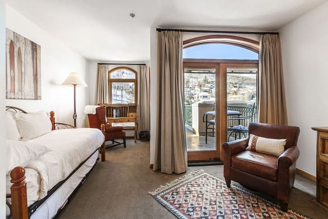 1-Bedroom Condominium with Spa #202