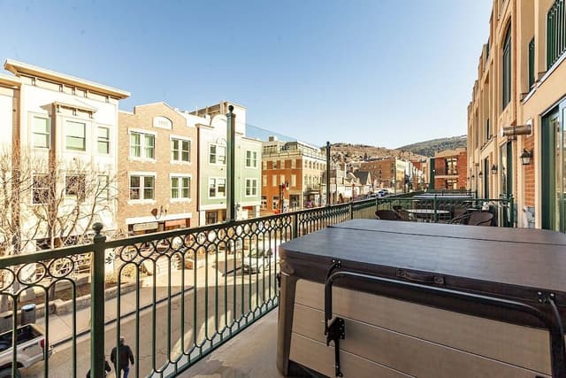 2-Bedroom Condominium with Spa #210