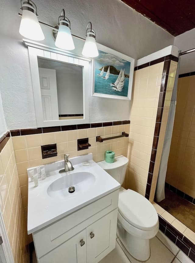 Suite, 1 King Bed with Sofa bed