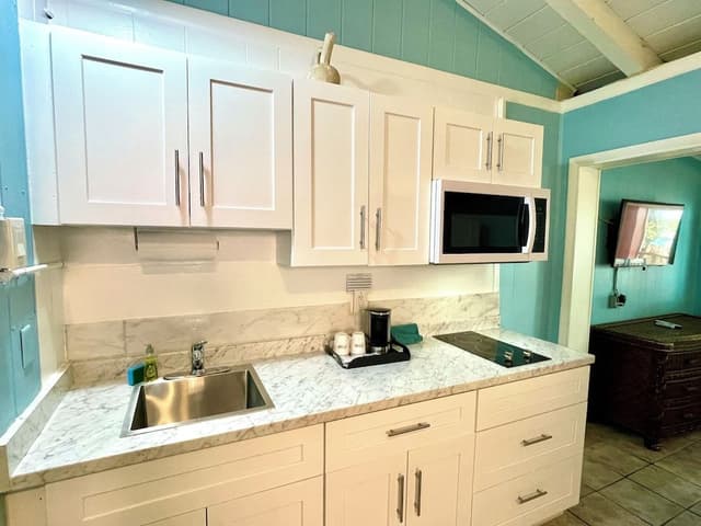 Suite, Bay View