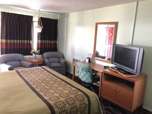 Standard Room, 1 King Bed