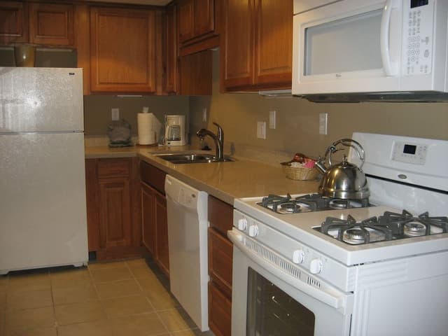 Suite, 1 Bedroom, Kitchen, Pool View