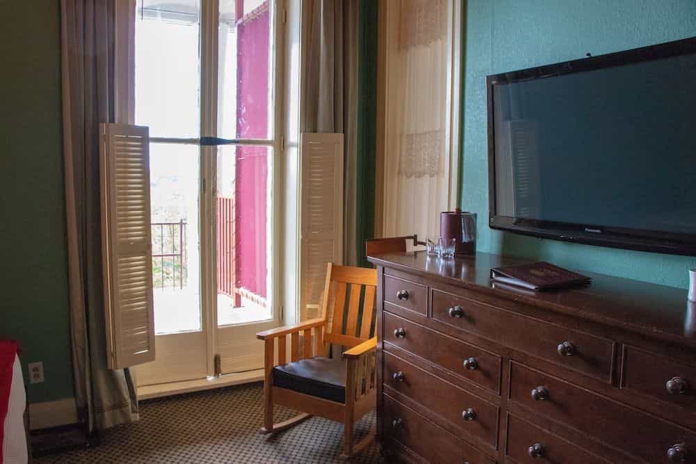 1886 Crescent Hotel & Spa