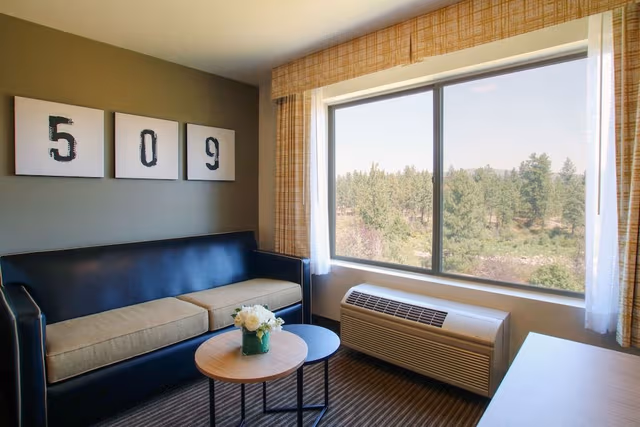 River Side 2 Queen Suite