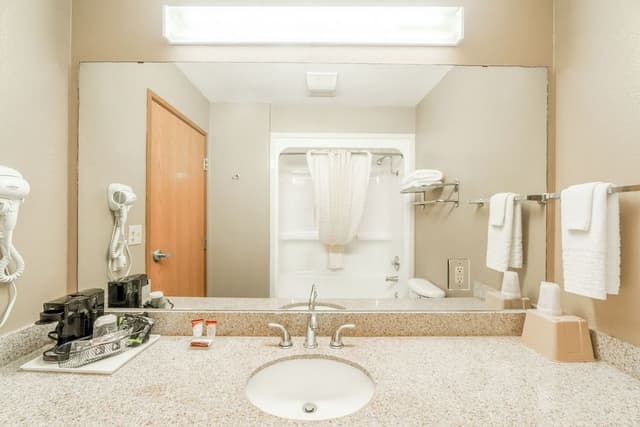 Room, 2 Queen Beds, Non Smoking (Accessible)