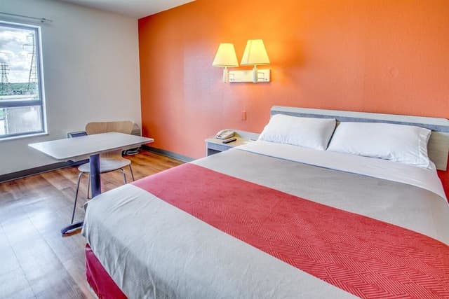 Standard Room, 1 Queen Bed, Non Smoking