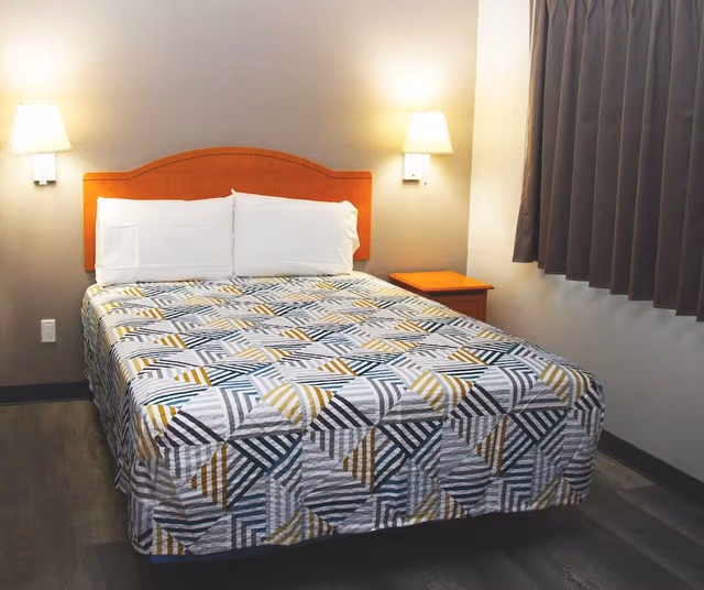 Deluxe Room, 1 Queen Bed, Non Smoking