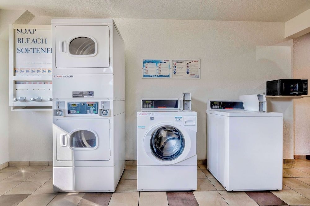 Motel 6 Anaheim - Fullerton East2
