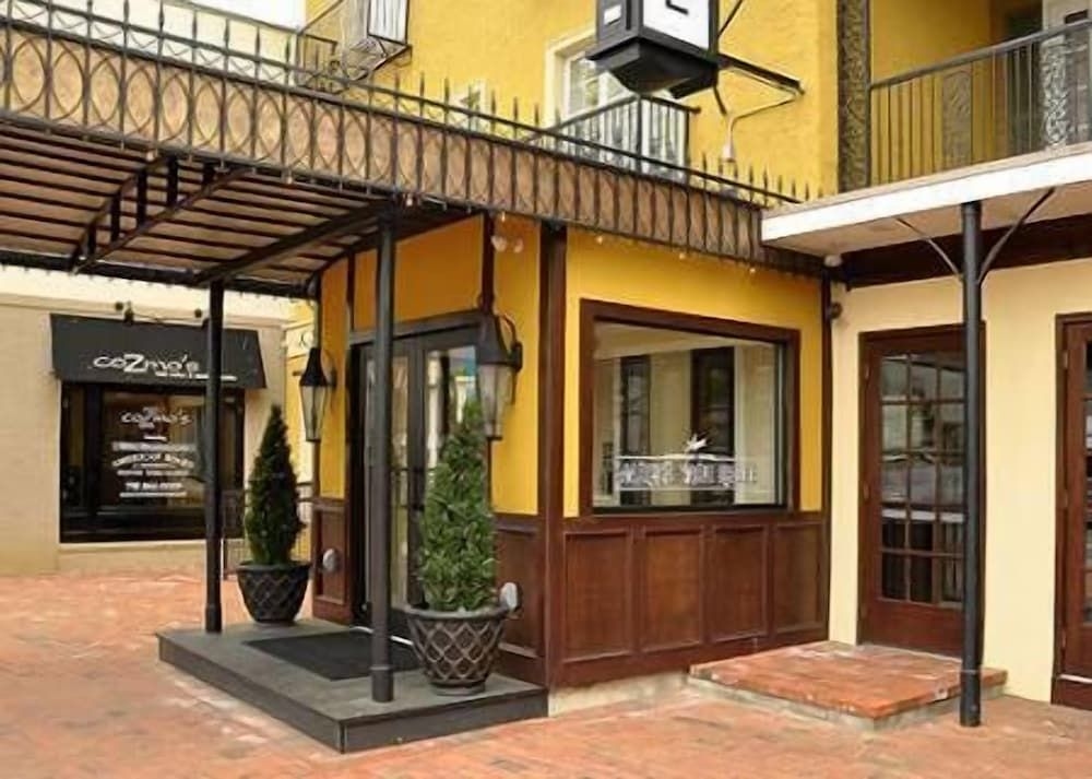 American Hotel0