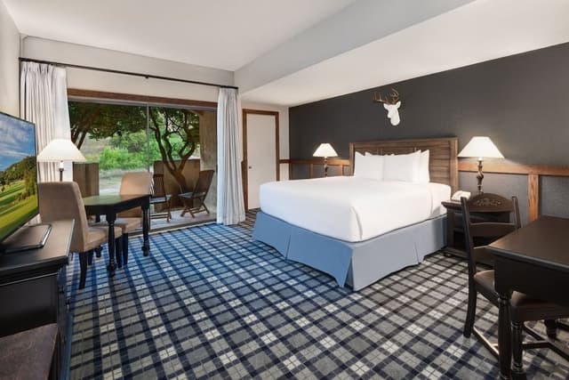 Standard Room, 1 King Bed (Standard King)