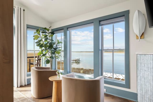 Deluxe Room, 1 King Bed, River View, Garden Area