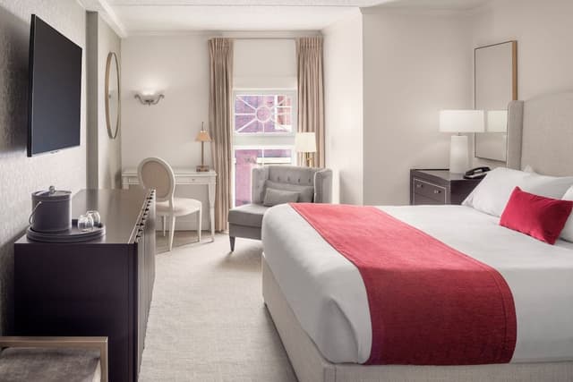 Deluxe Room, 1 King Bed