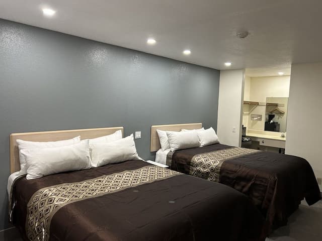 Standard Room, 2 Queen Beds, Non Smoking