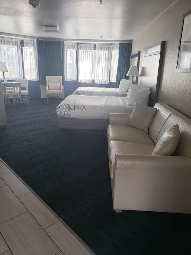 2 Queens Deluxe Suite with Queen Sofa Bed, Ocean View