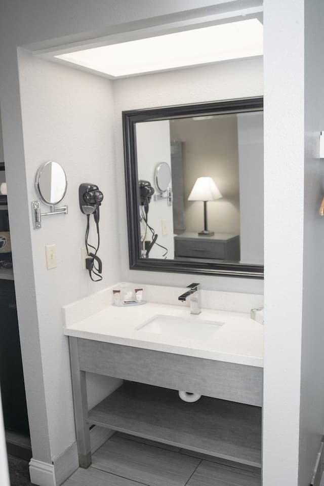2 Queens Deluxe Suite with Queen Sofa Bed, Ocean View