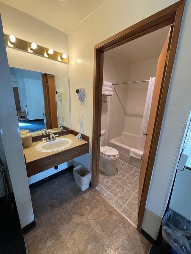 Standard Room, 2 Queen Beds, Kitchenette