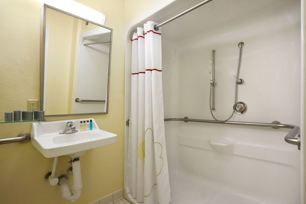 Hawthorn Suites by Wyndham Omaha3