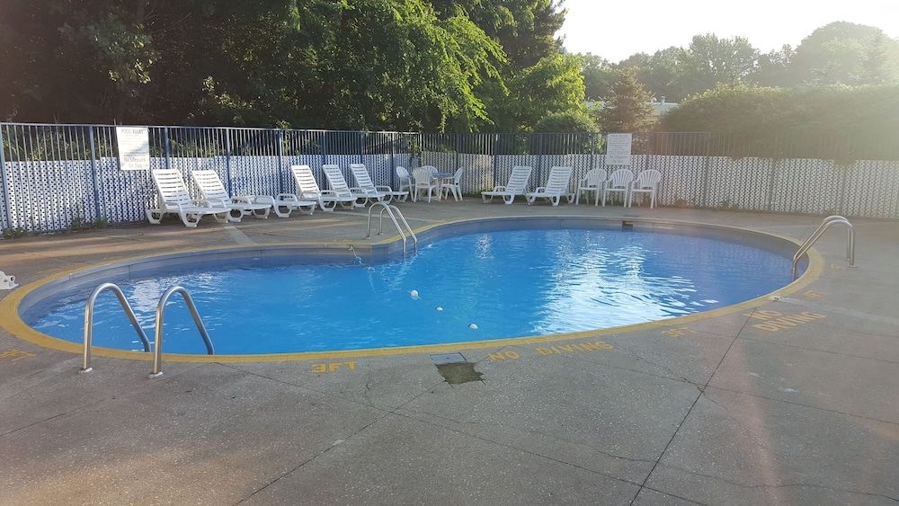 Americas Best Value Inn - Mentor4