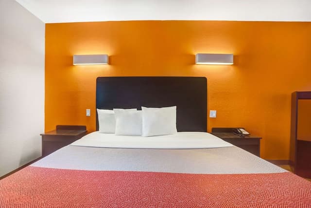 Standard Room, 1 King Bed, Non Smoking