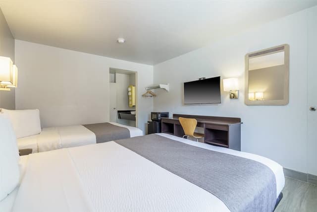 Deluxe Room, 2 Double Beds, Non Smoking, Refrigerator & Microwave
