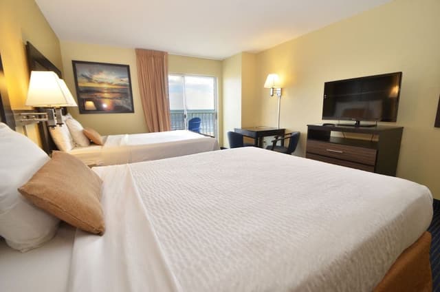 Room, 2 Queen Beds, Pets Not Allowed, Oceanfront