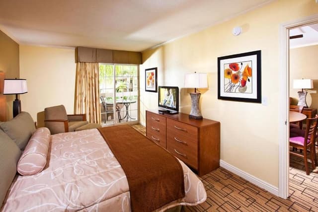 Luxury Condo, 1 King Bed with Sofa bed