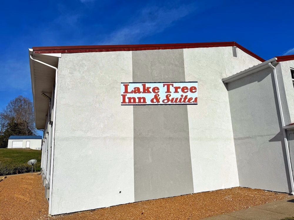 Laketree Inn And Suites Marion3