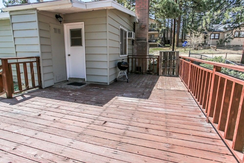 Honey Bear Lodge & Cabins0