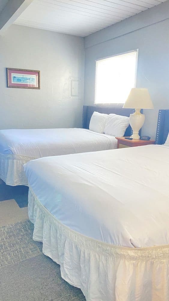 Studio, 2 Queen Beds, Kitchen