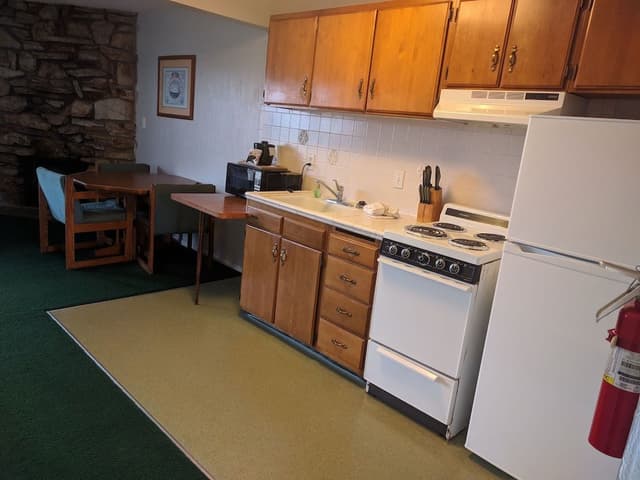 Standard (Standard King with Kitchen)