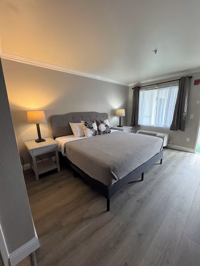 Traditional Room, 1 King Bed