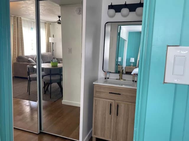 Premium Suite, 1 Queen Bed with Sofa bed