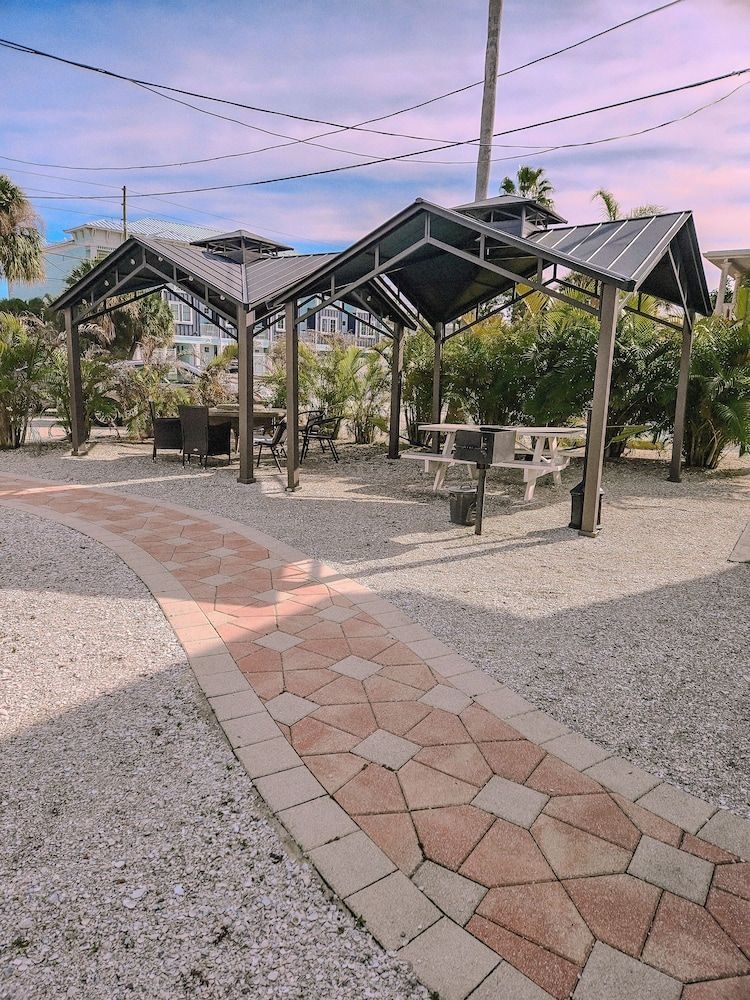OASIS PALMS RESORT2
