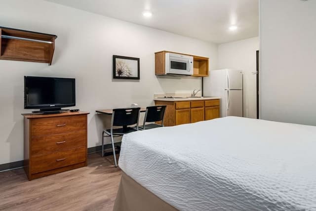 Suite, 1 Queen Bed, Non Smoking