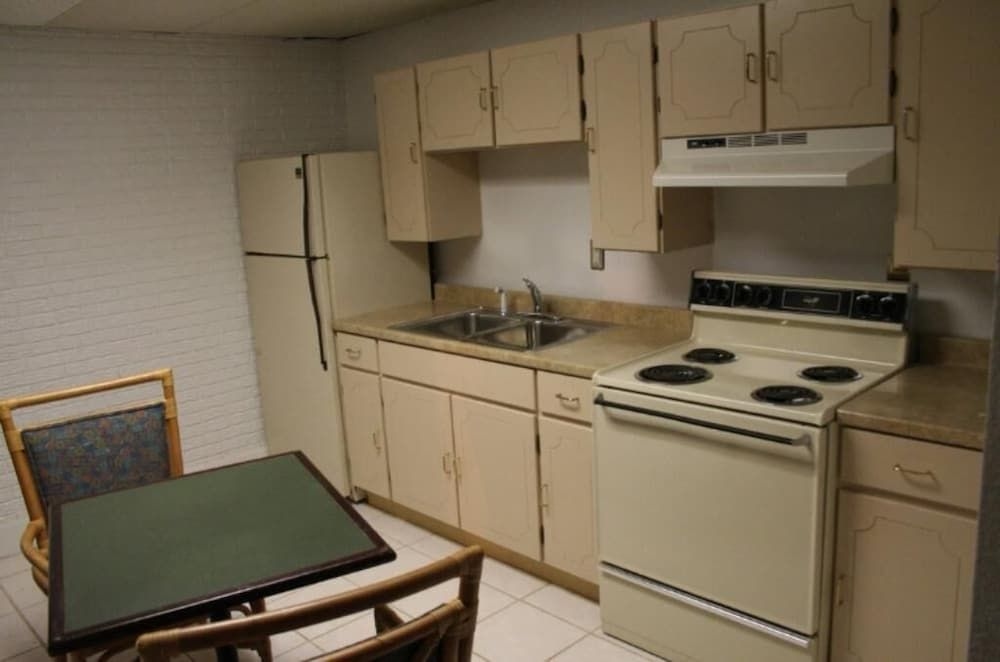 Budget Inn4