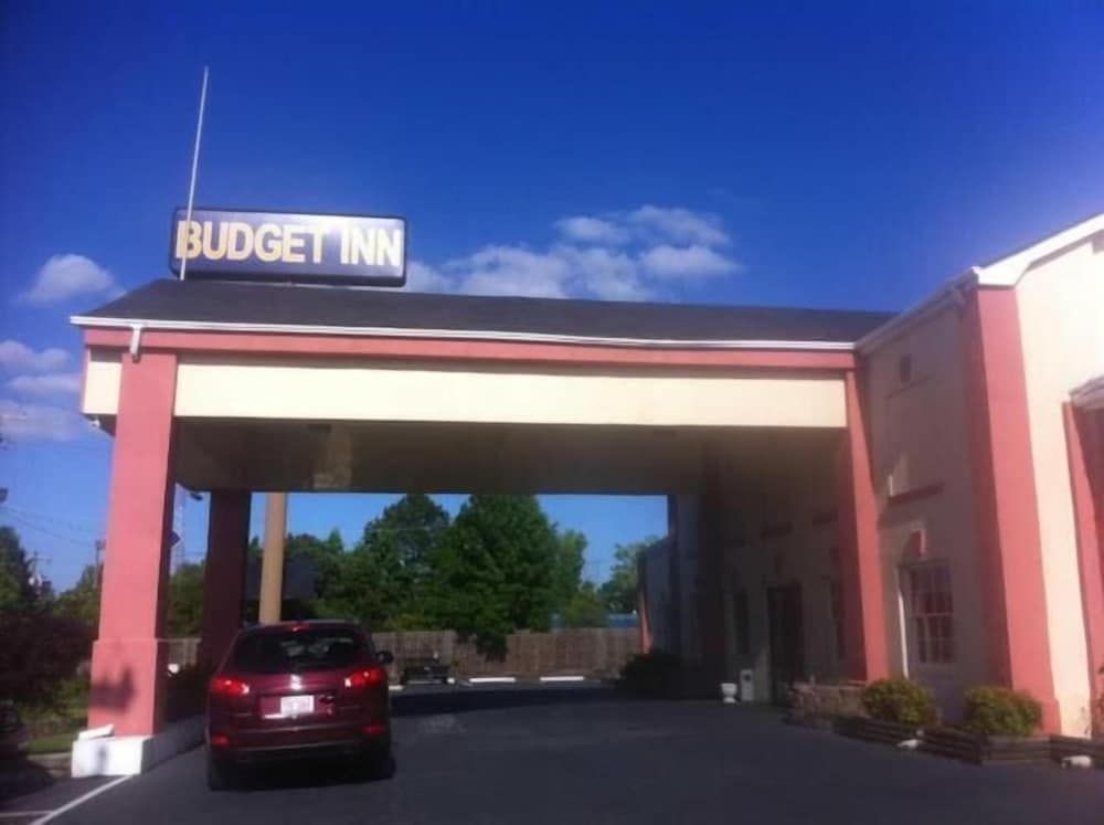 Budget Inn1