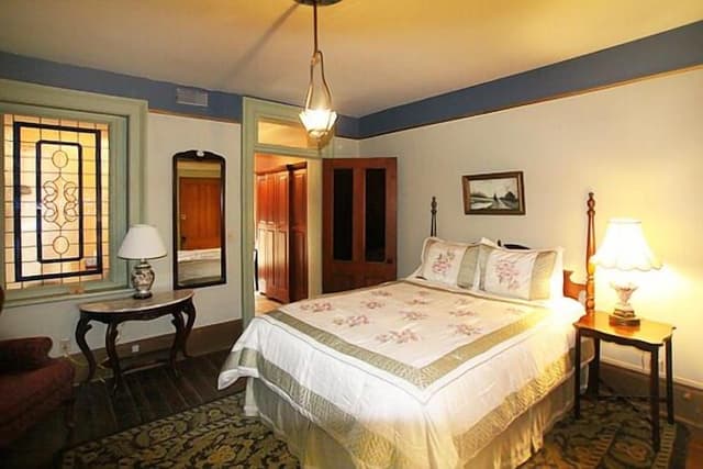 Room, 1 Queen Bed (301), Stairs Required