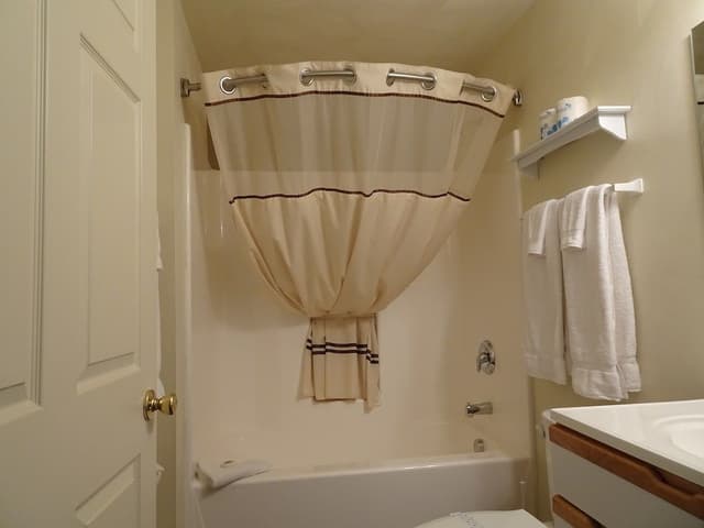 Standard Room, 1 Queen Bed