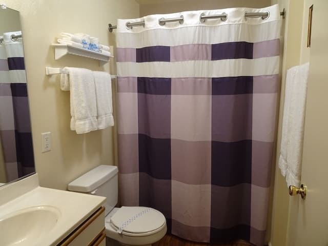 Standard Room, 1 Queen Bed