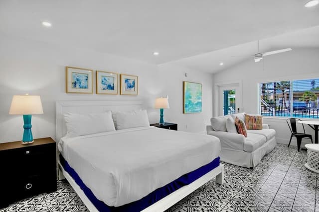 Deluxe King Room