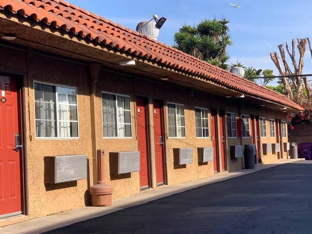 Carlton Motel Long Beach3