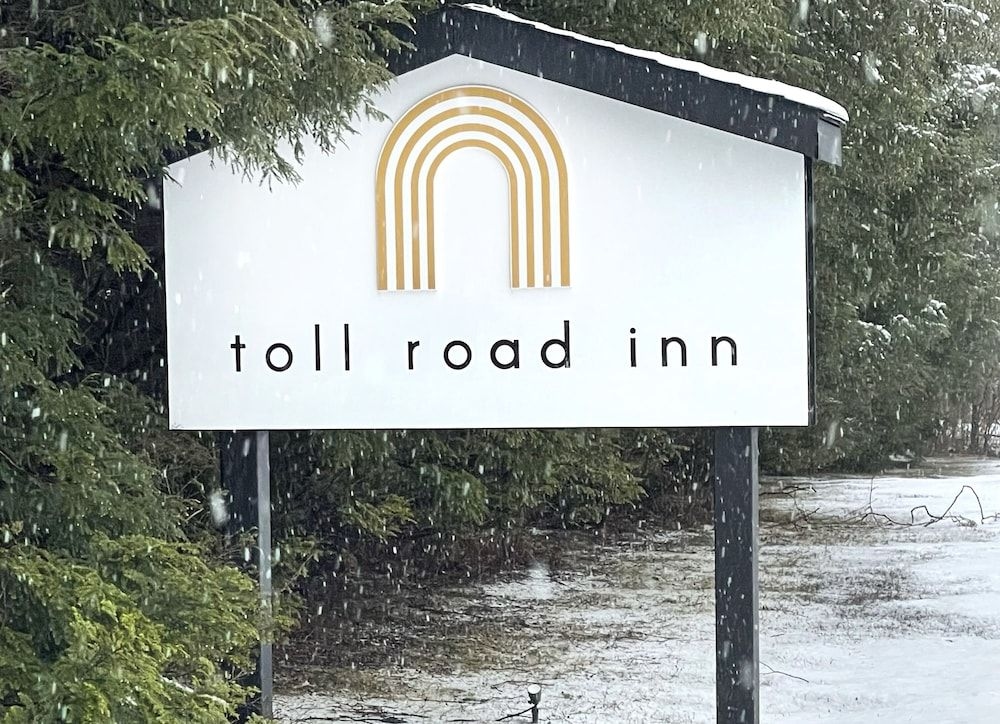 Toll Road Inn3