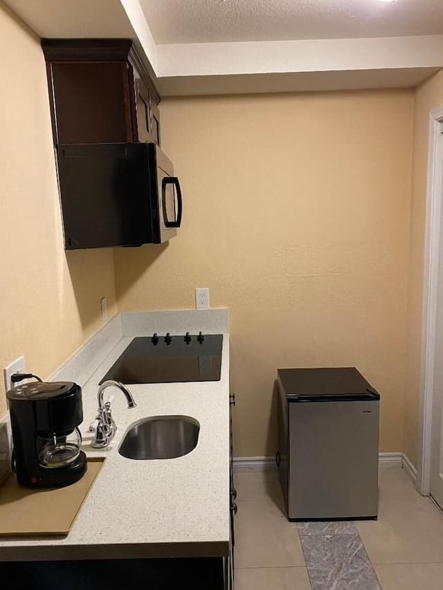 Room, 1 King Bed, Kitchenette