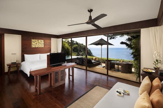 Ocean Pool Suite