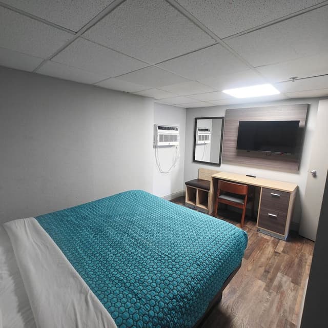Suite, 3 Bedrooms
