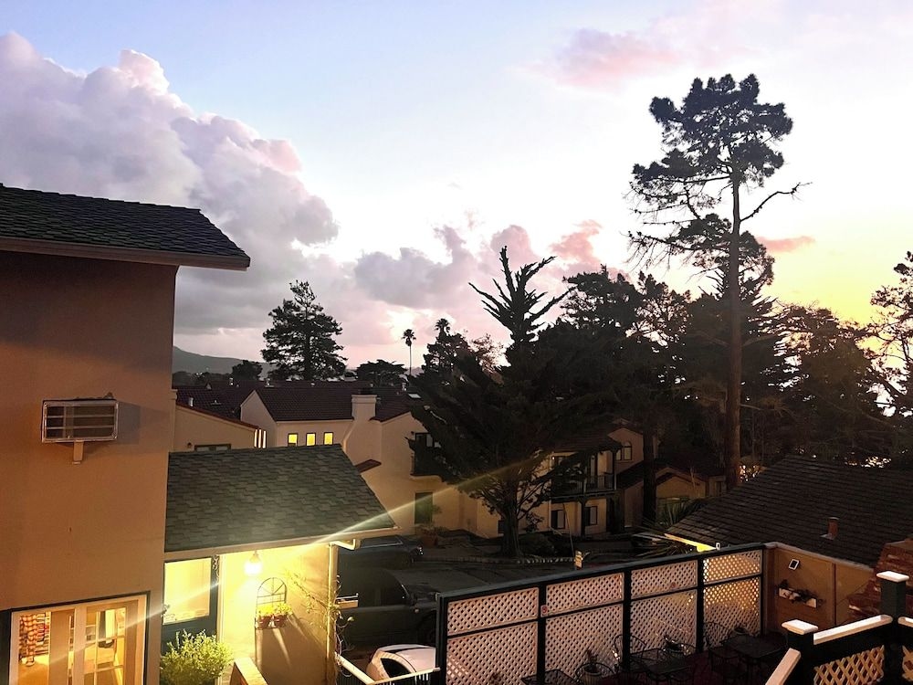 Carmel Wayfarer Inn0