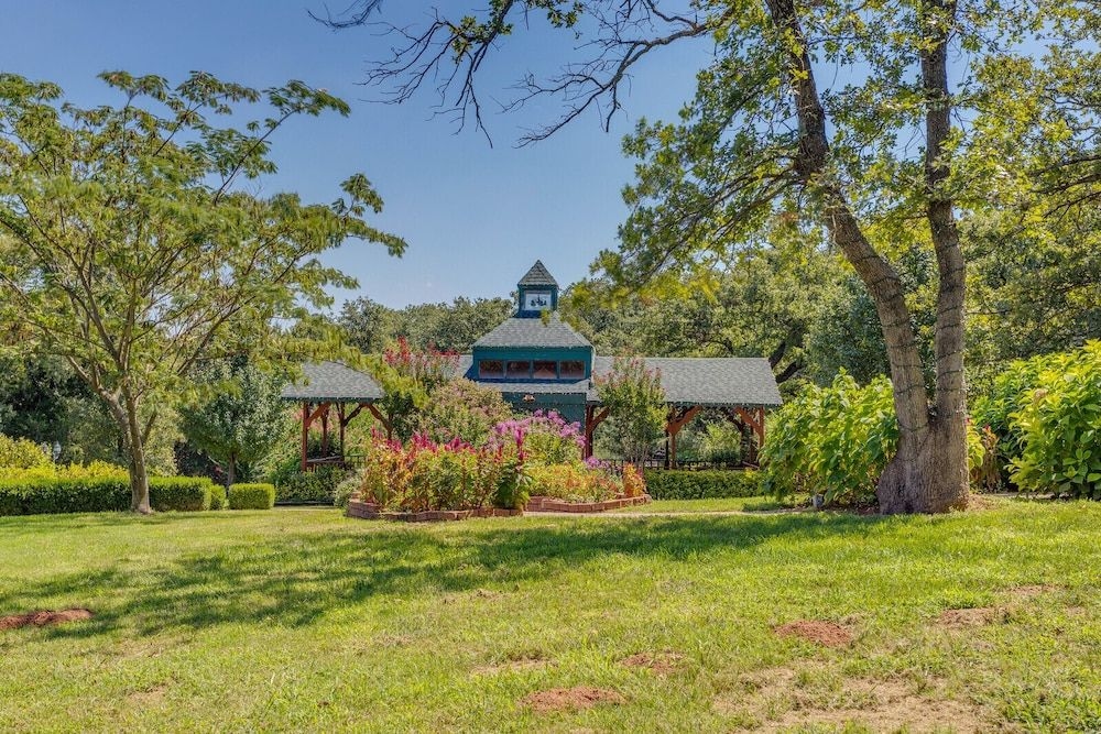 Whispering Pines Bed & Breakfast3